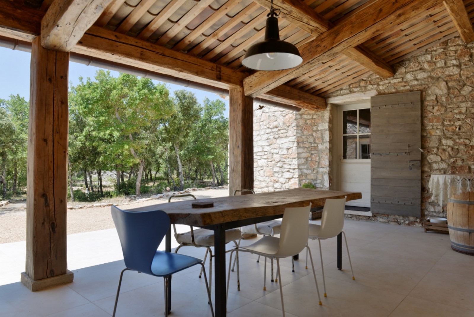 Maison récente avec piscine à Bonnieux   