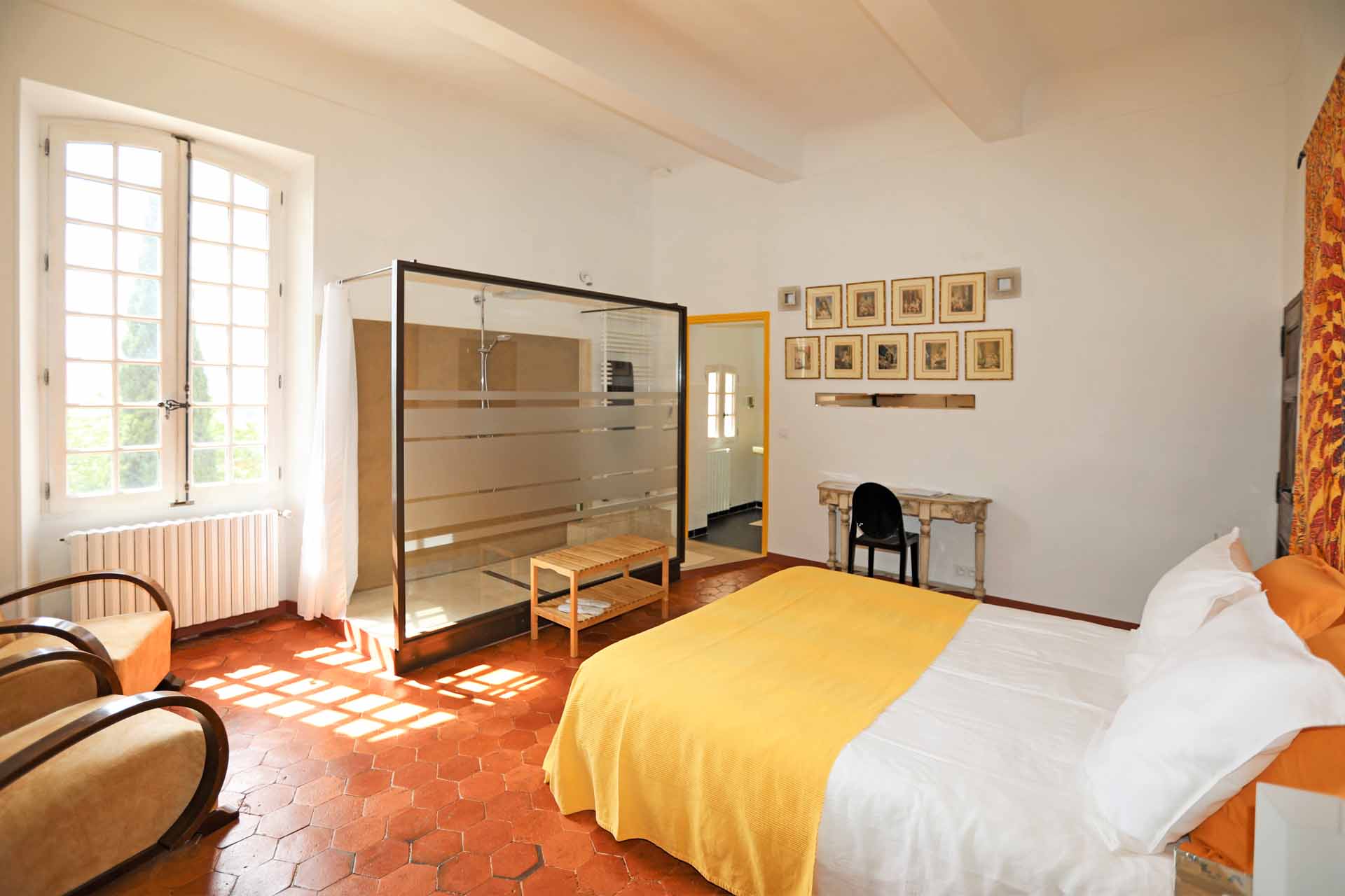 Luberon,   Grande maison de famille de XVIIIème avec jardin et piscine
