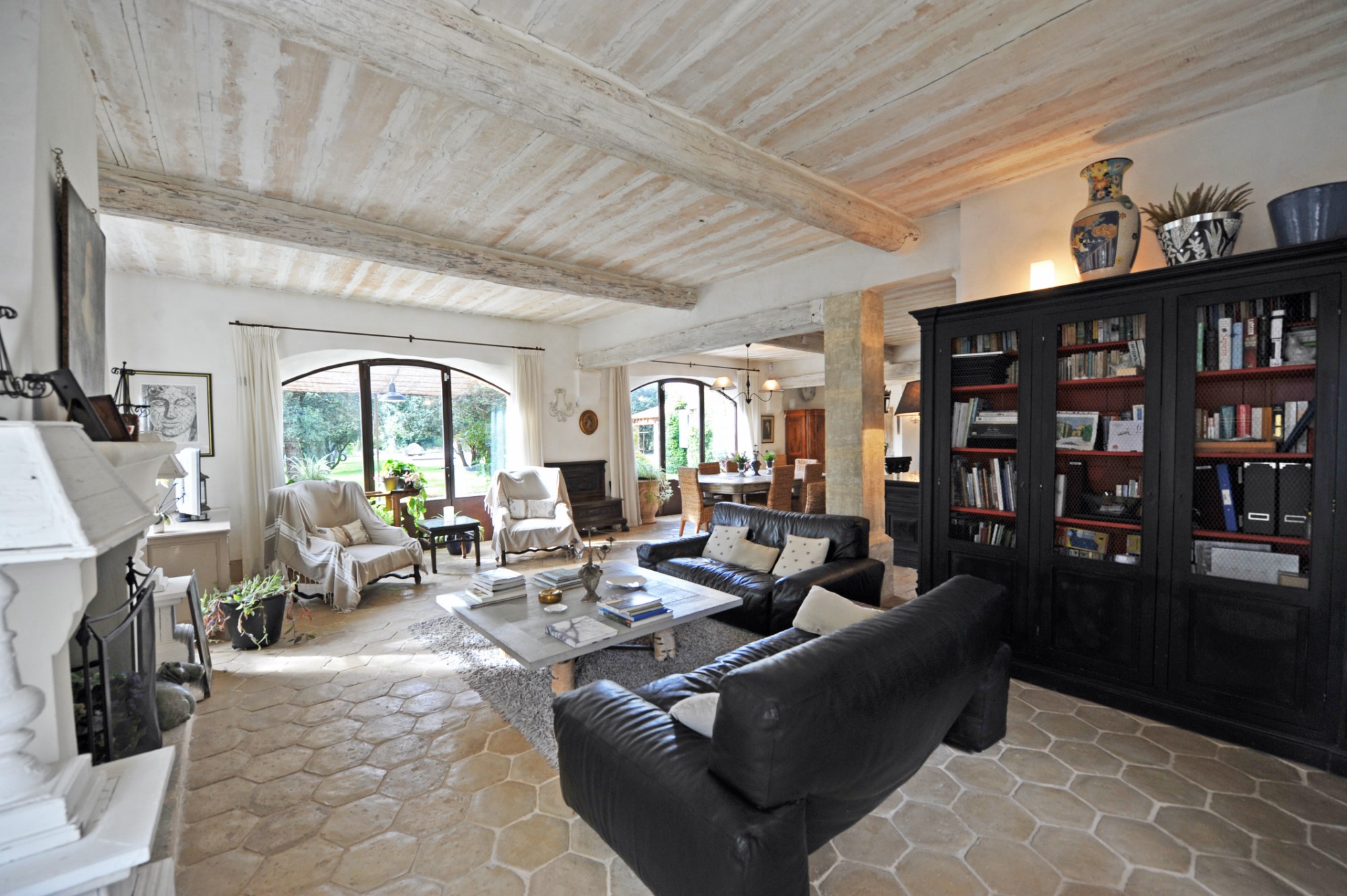 Gordes, grande maison de famille avec piscine   