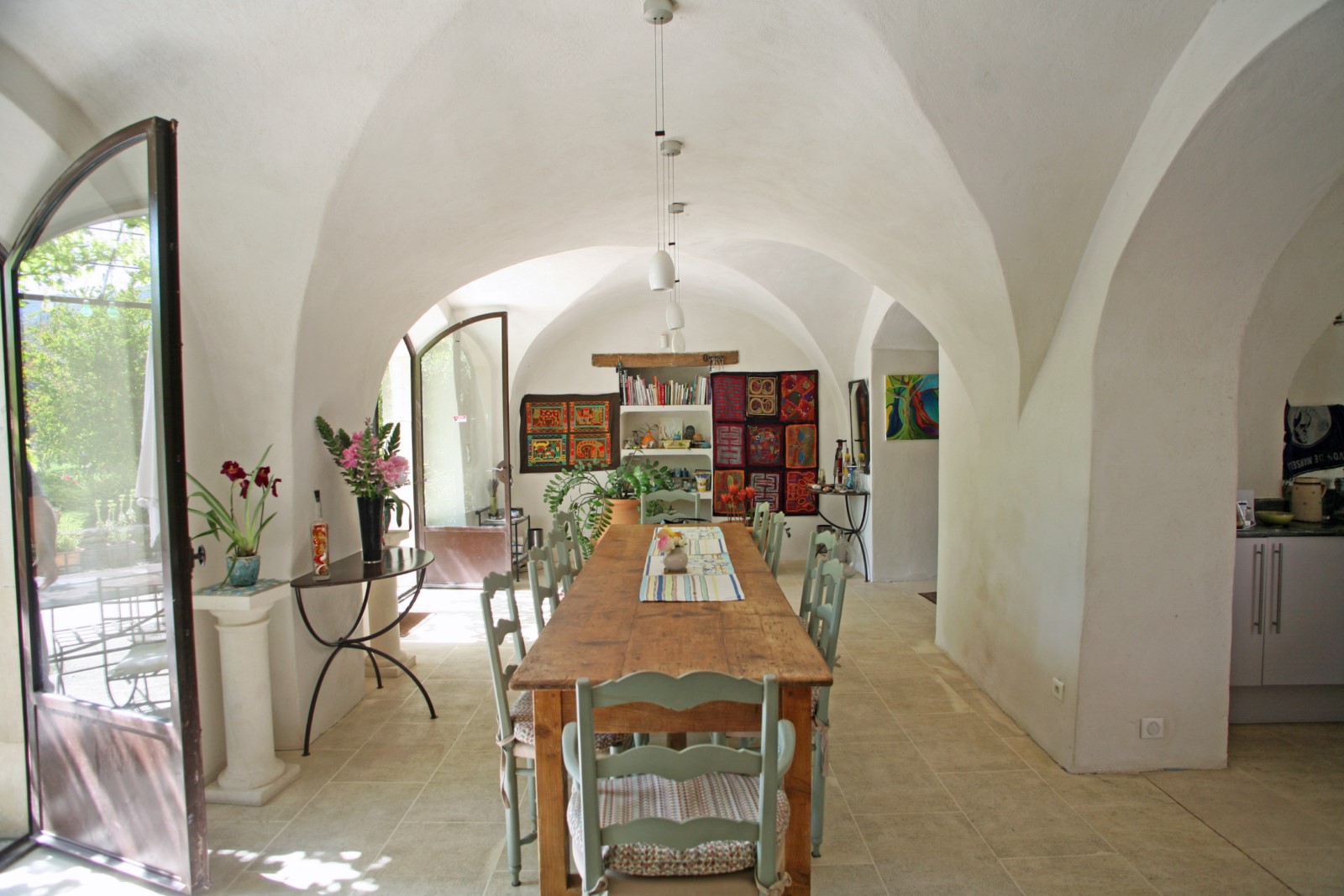 Au pied du Luberon, superbe mas XVIIIème avec piscine   