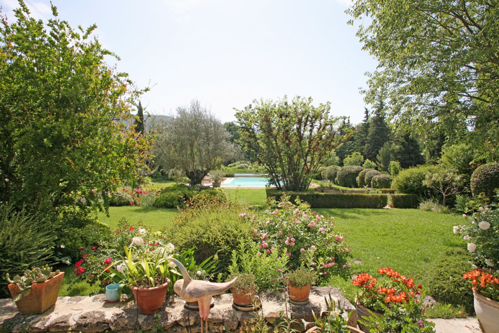 Au pied du Luberon, superbe mas XVIIIème avec piscine   