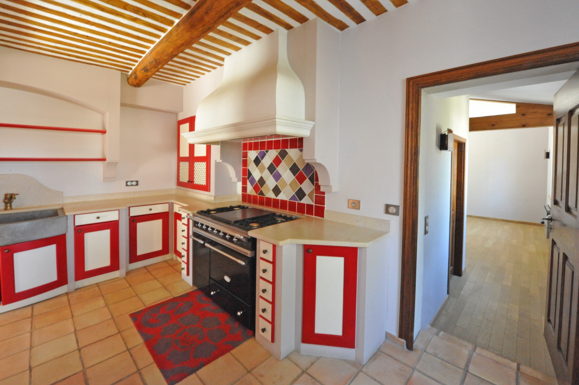 Ménerbes, confortable villa avec piscine sur 2500m²    