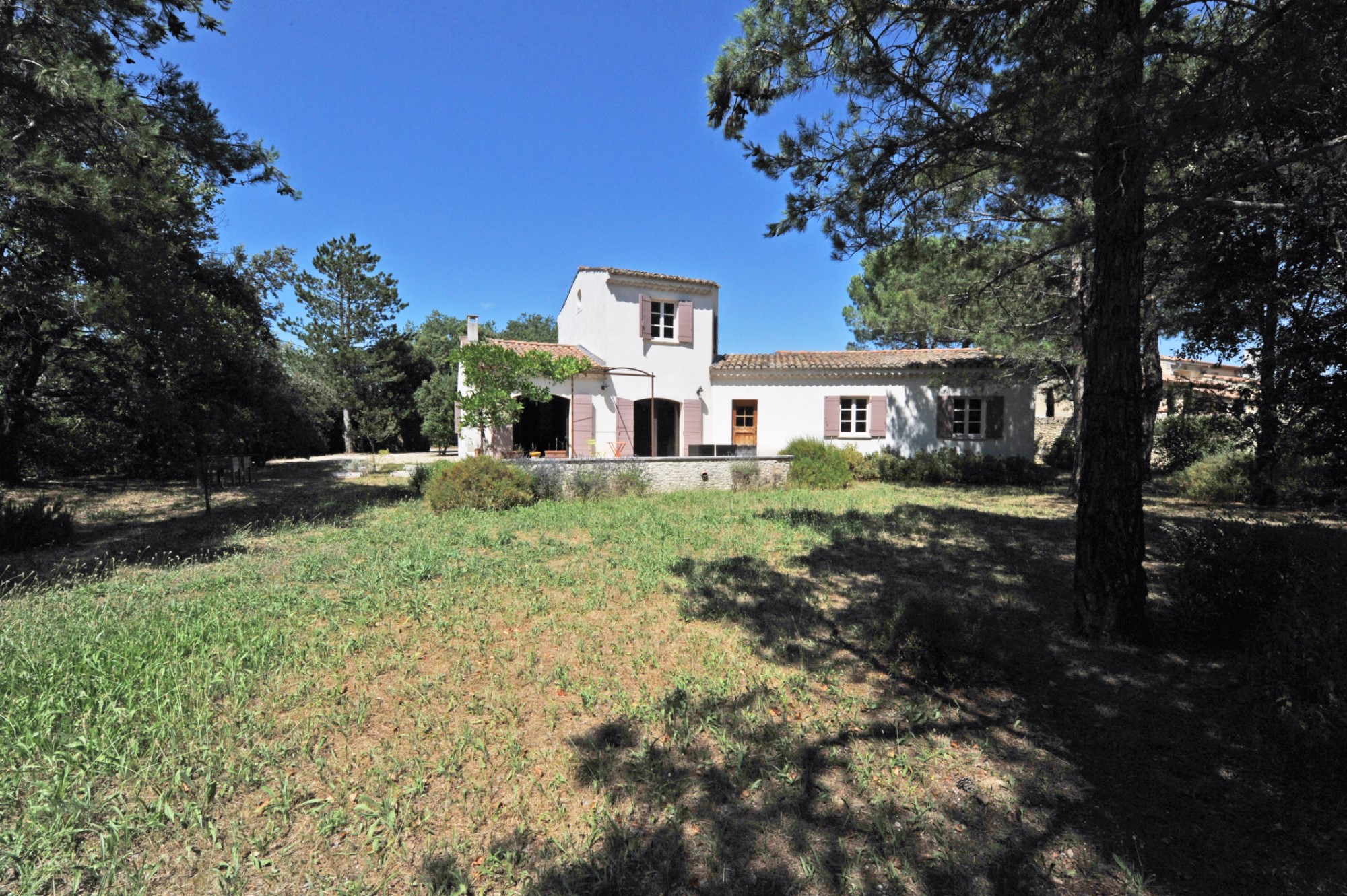 Ménerbes, confortable villa avec piscine sur 2500m²    