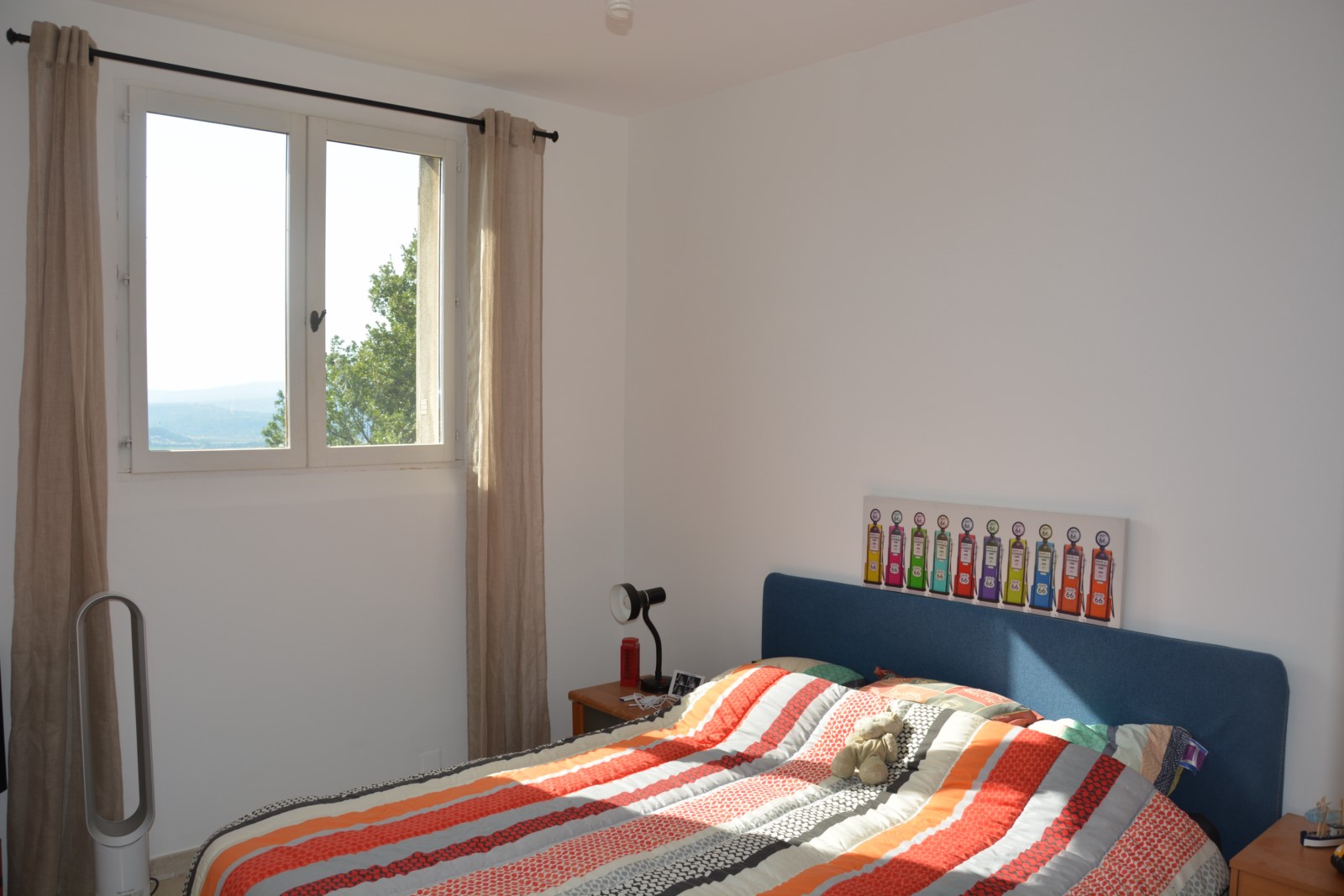 Bonnieux, bastide contemporaine sur terrain superbement aménagé   