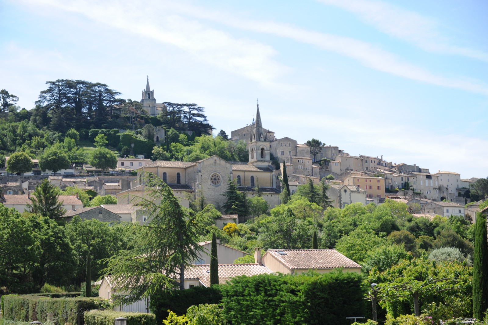 Bonnieux, bastide contemporaine sur terrain superbement aménagé   