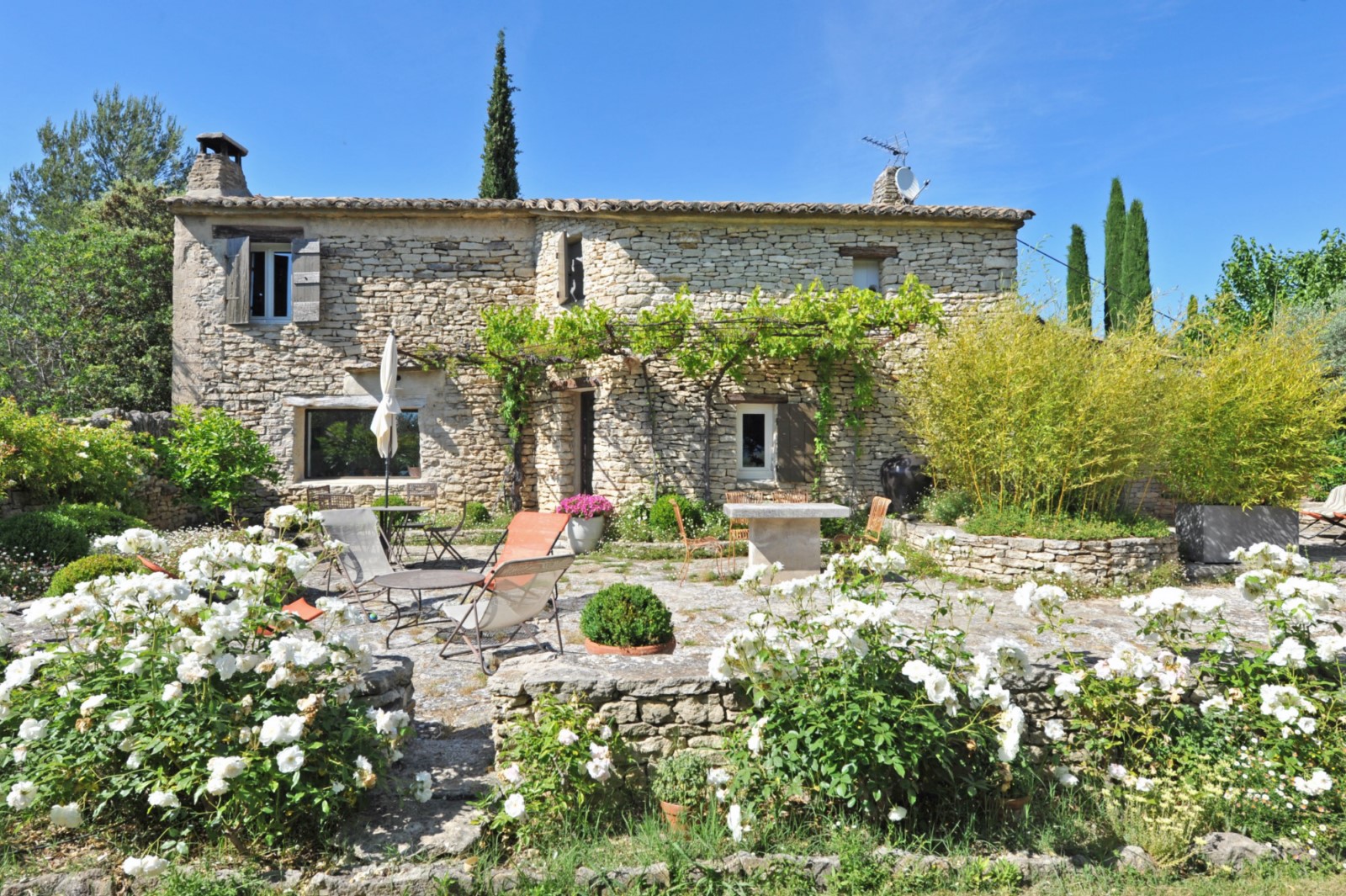 Propriété de charme avec piscine à Gordes   