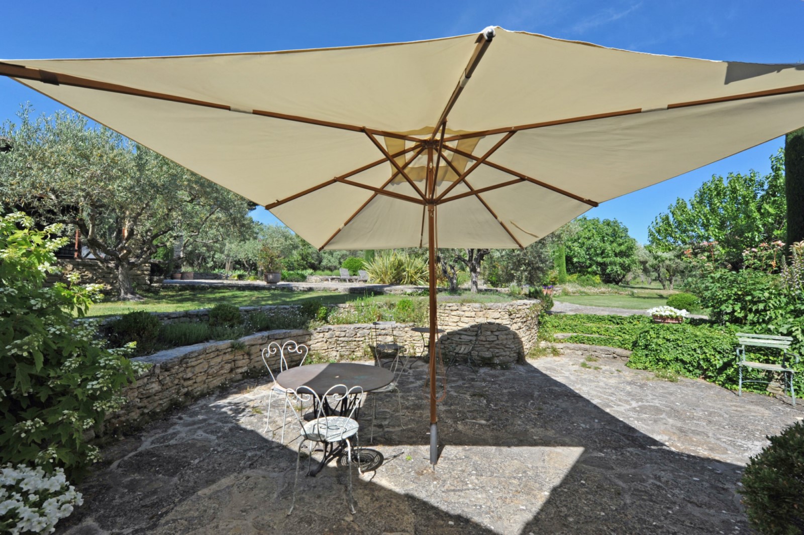 Propriété de charme avec piscine à Gordes   