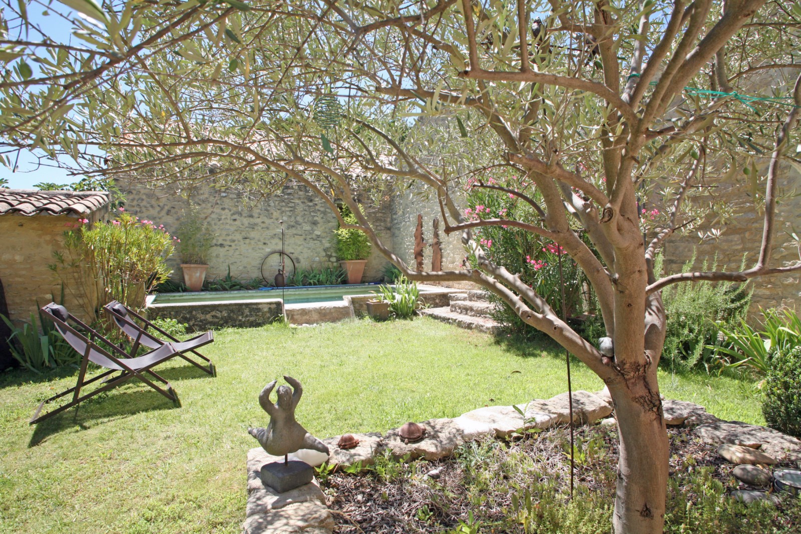 maison de village avec jardin et piscine dans le Luberon   