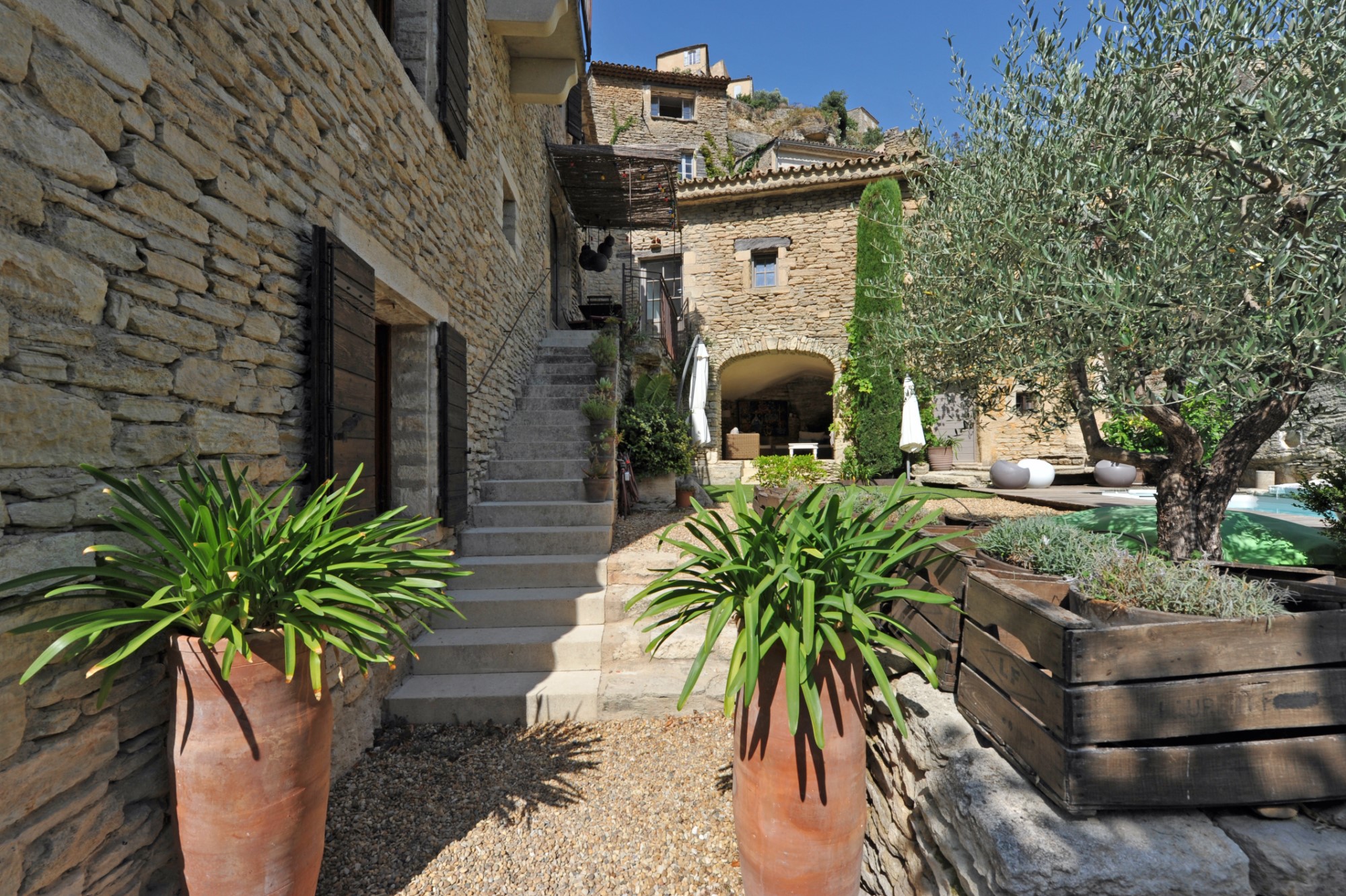 Gordes, maison de charme avec piscine   