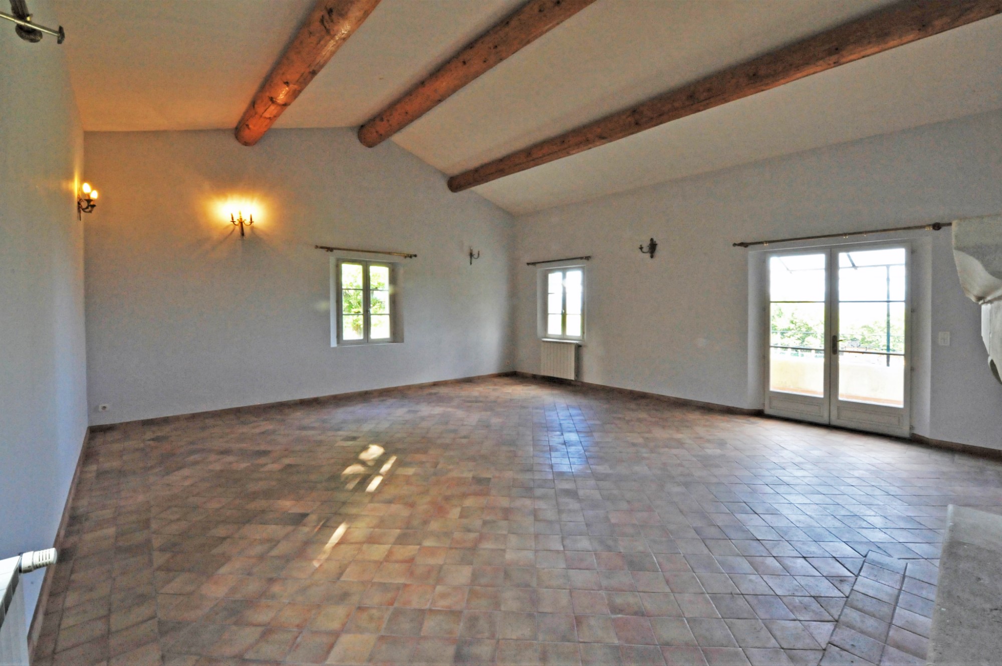 belle villa avec vue comprenant deux logements dans le Luberon   
