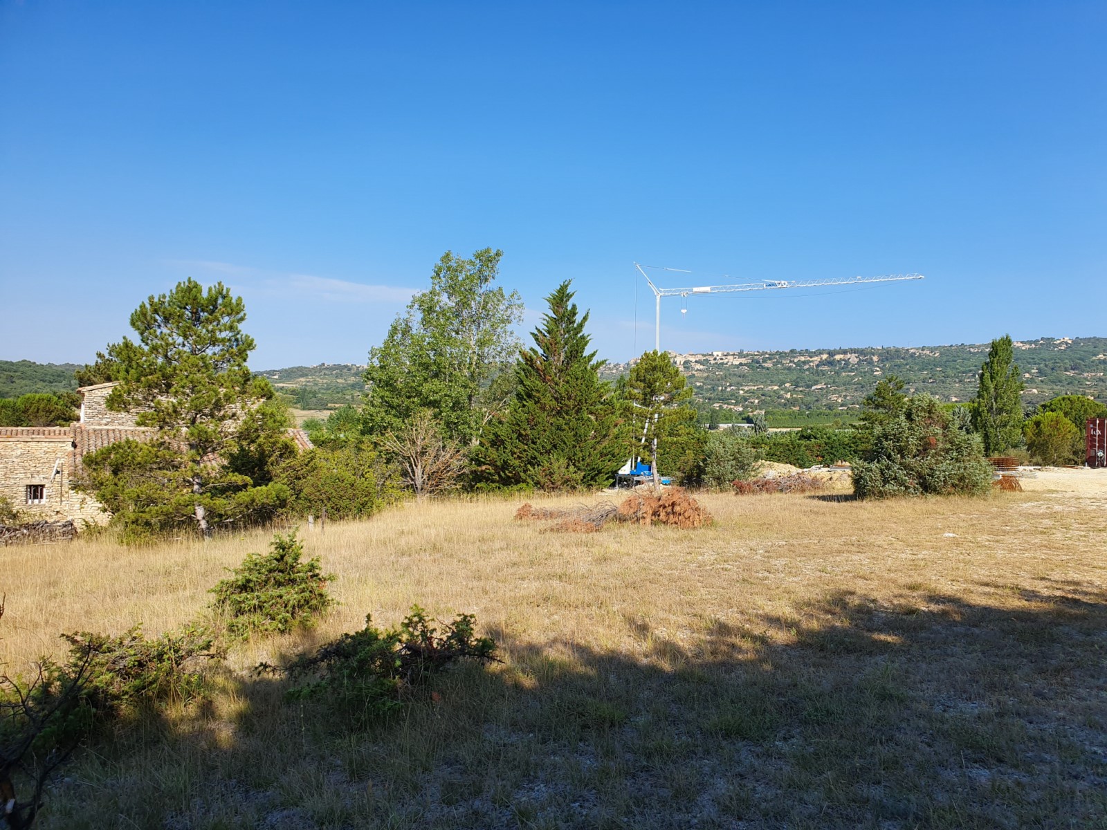 Gordes, superbe terrain à bâtir de plus de 3300m²    