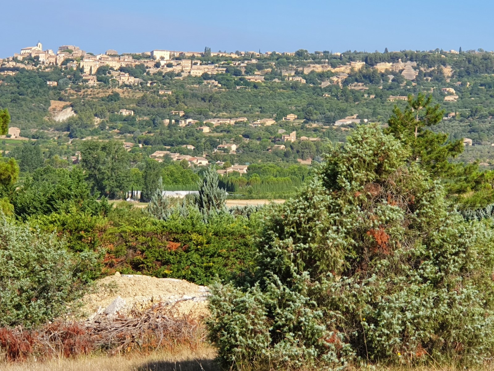 Gordes, superbe terrain à bâtir de plus de 3300m²    