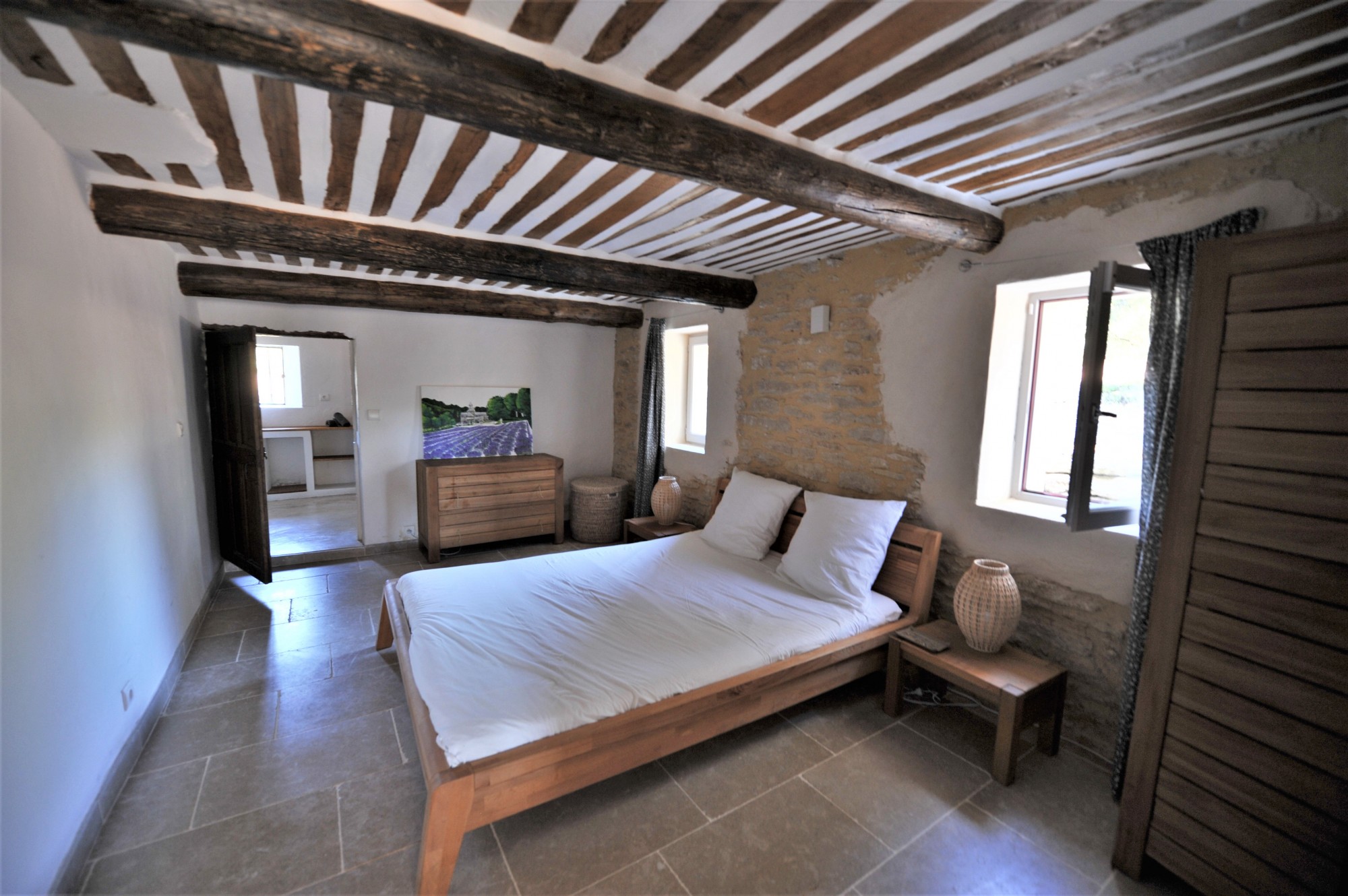 Gordes, bergerie restaurée avec piscine sur 2,7 hectares   