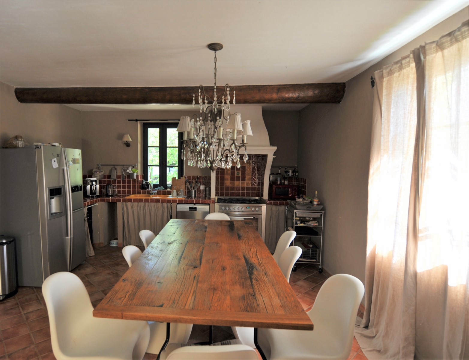 Luberon, maison de hameau en pierres avec piscine et belles prestations   