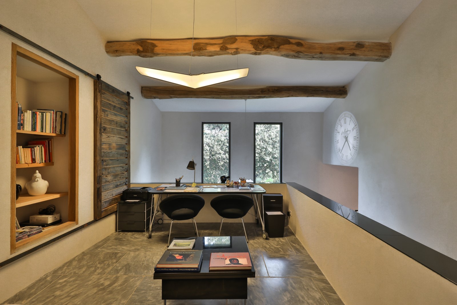 à proximité du Luberon, superbe maison dominante sur terrain clos   