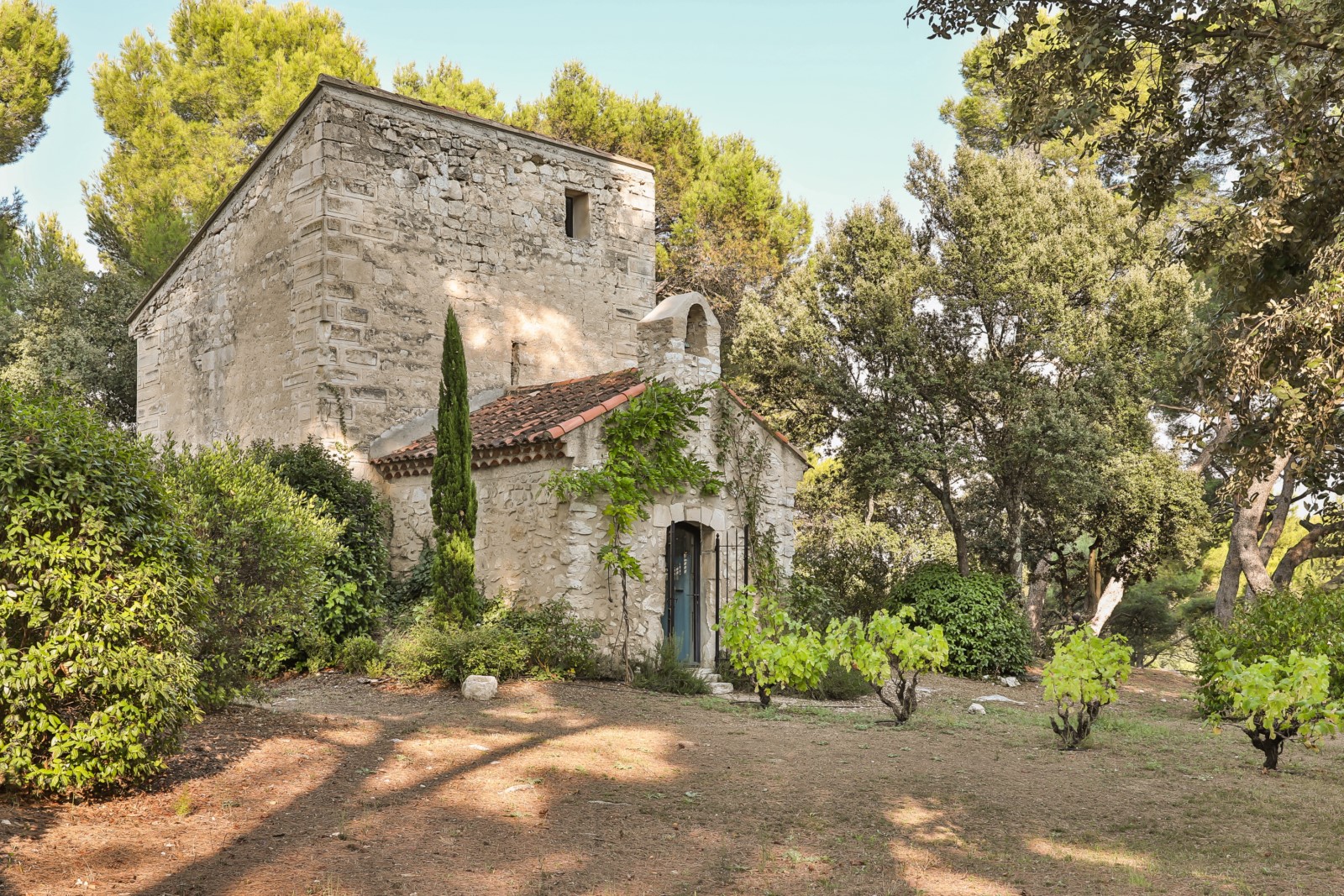 à proximité du Luberon, superbe maison dominante sur terrain clos   