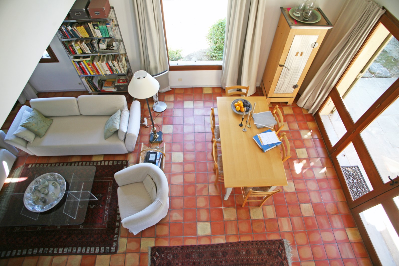 proche de  Ménerbes, maison d'architecte dans environnement calme   