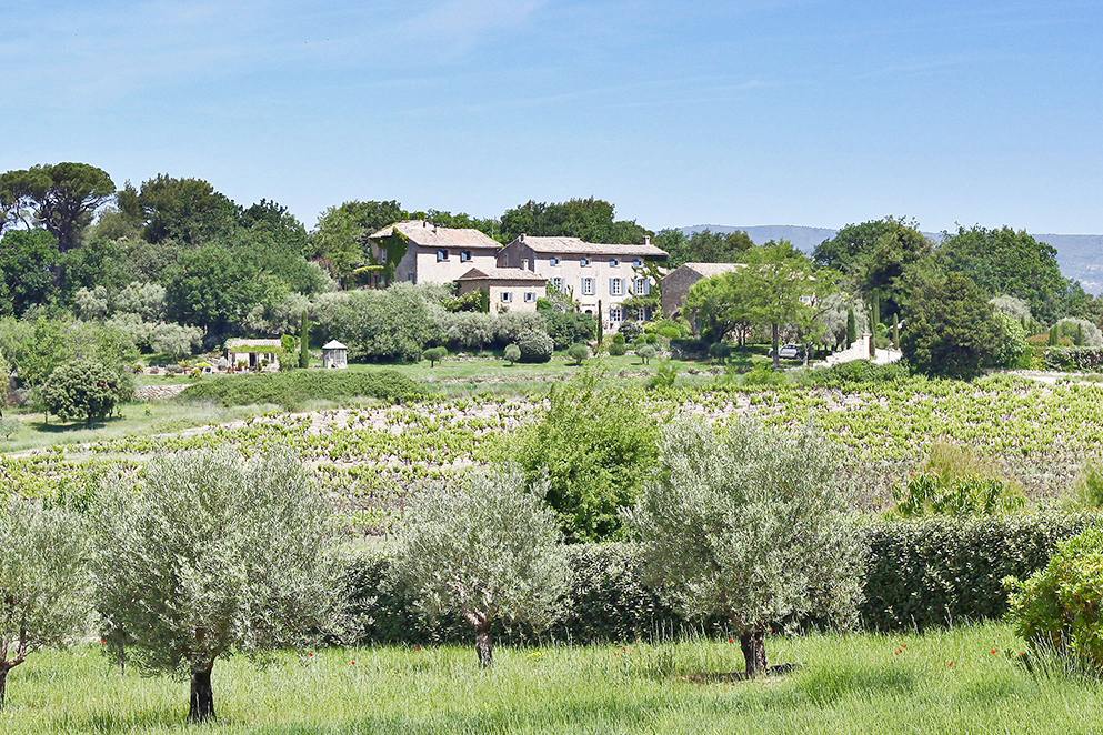 unique hameau privé au coeur du Parc Régional du Luberon   