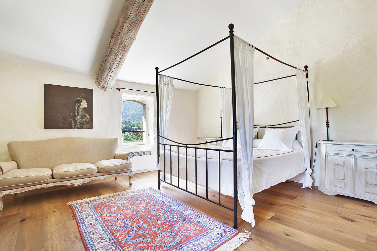 unique hameau privé au coeur du Parc Régional du Luberon   