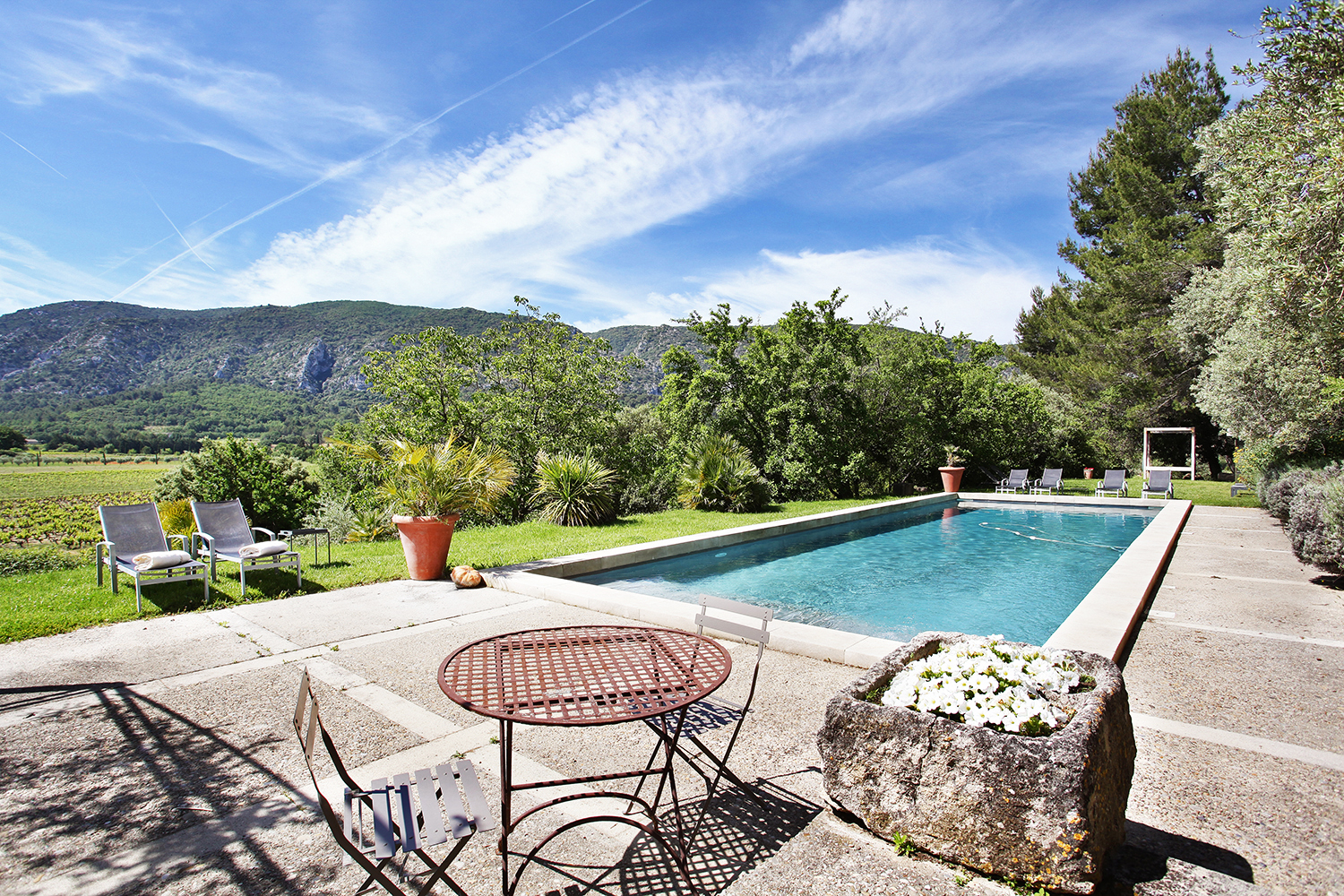 unique hameau privé au coeur du Parc Régional du Luberon   