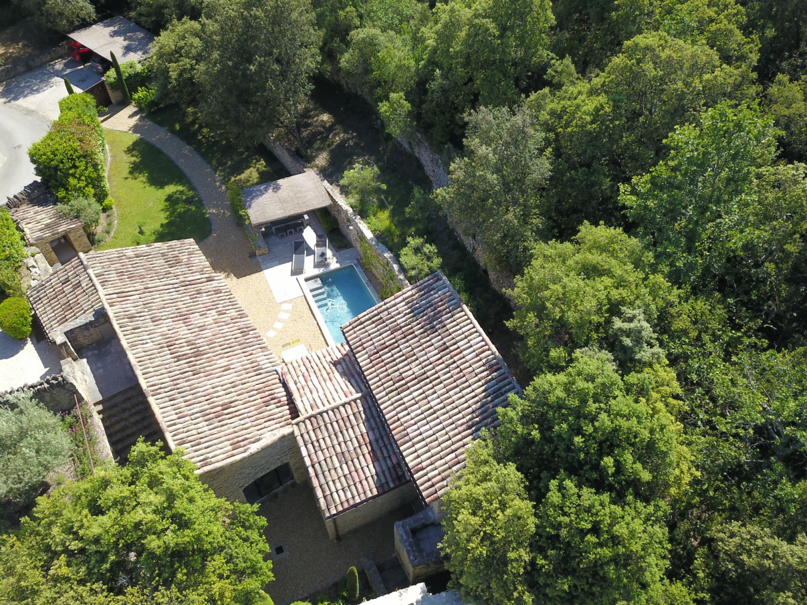Gordes, maison de charme avec piscine   