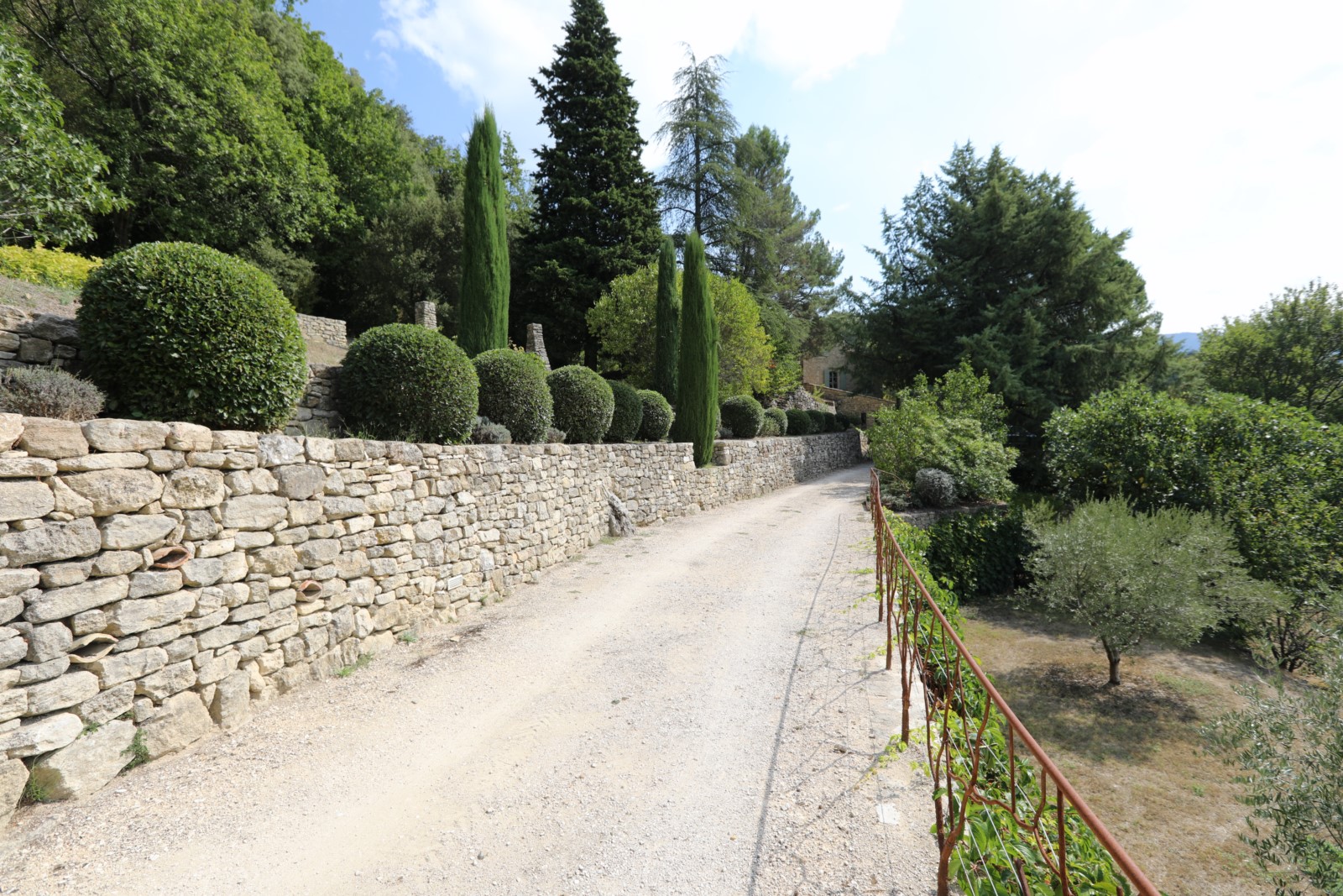 au cœur du Luberon, magnifique mas XVIIIème en position dominante   