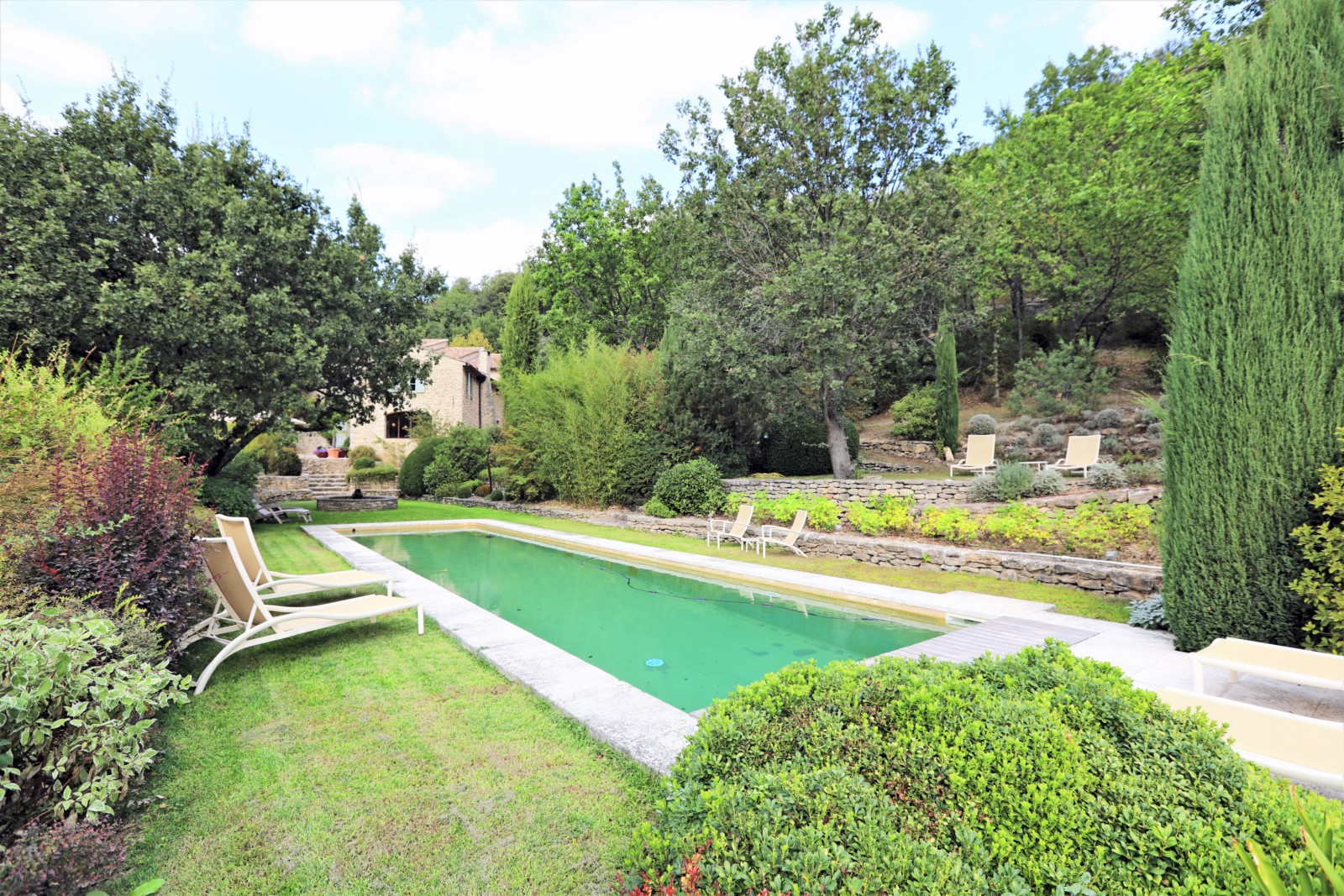 au cœur du Luberon, magnifique mas XVIIIème en position dominante   