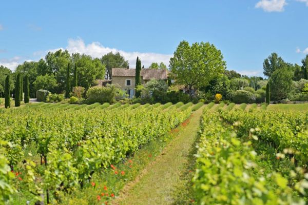 Notre zone d'activité pour ce service Ferme fortifiée à vendre