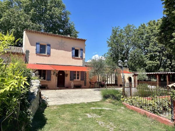 Nos prestations sur le secteur de Bonnieux en région Provence-Alpes-Côte d'Azur 84