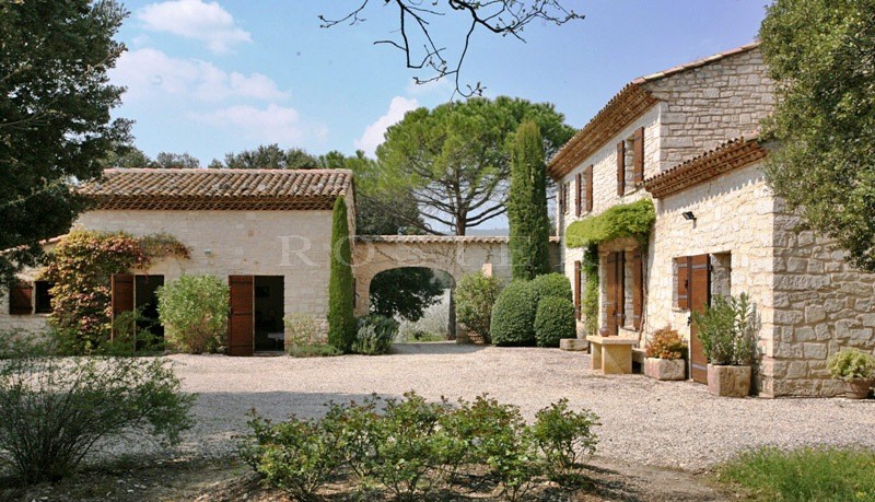 Nos prestations sur le secteur de Lourmarin en région PACA 84