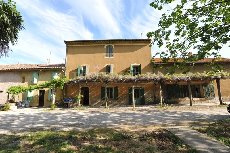 Nos prestations sur le secteur de Lacoste en région Provence-Alpes-Côte d'Azur 84