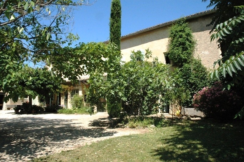 Nos prestations sur le secteur de Lacoste en région Provence-Alpes-Côte d'Azur 84