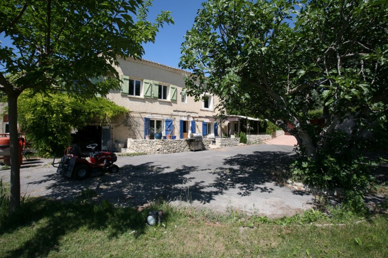 Notre zone d'activité pour ce service Mas provençal 5 chambres bonne opportunité