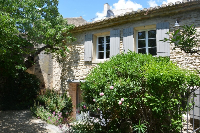 Notre zone d'activité pour ce service Ancien mas avec piscine à vendre