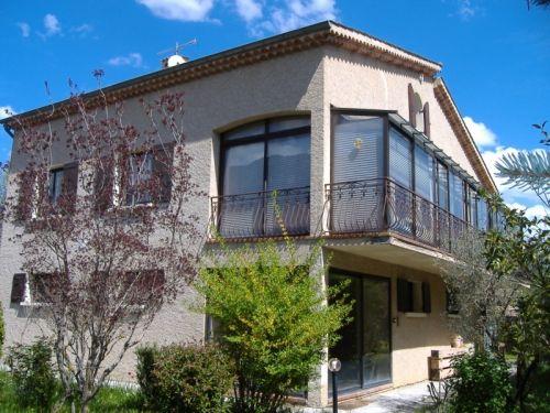 Notre zone d'activité pour ce service Biens immobiliers haut de gamme luxueux et rares en vente à