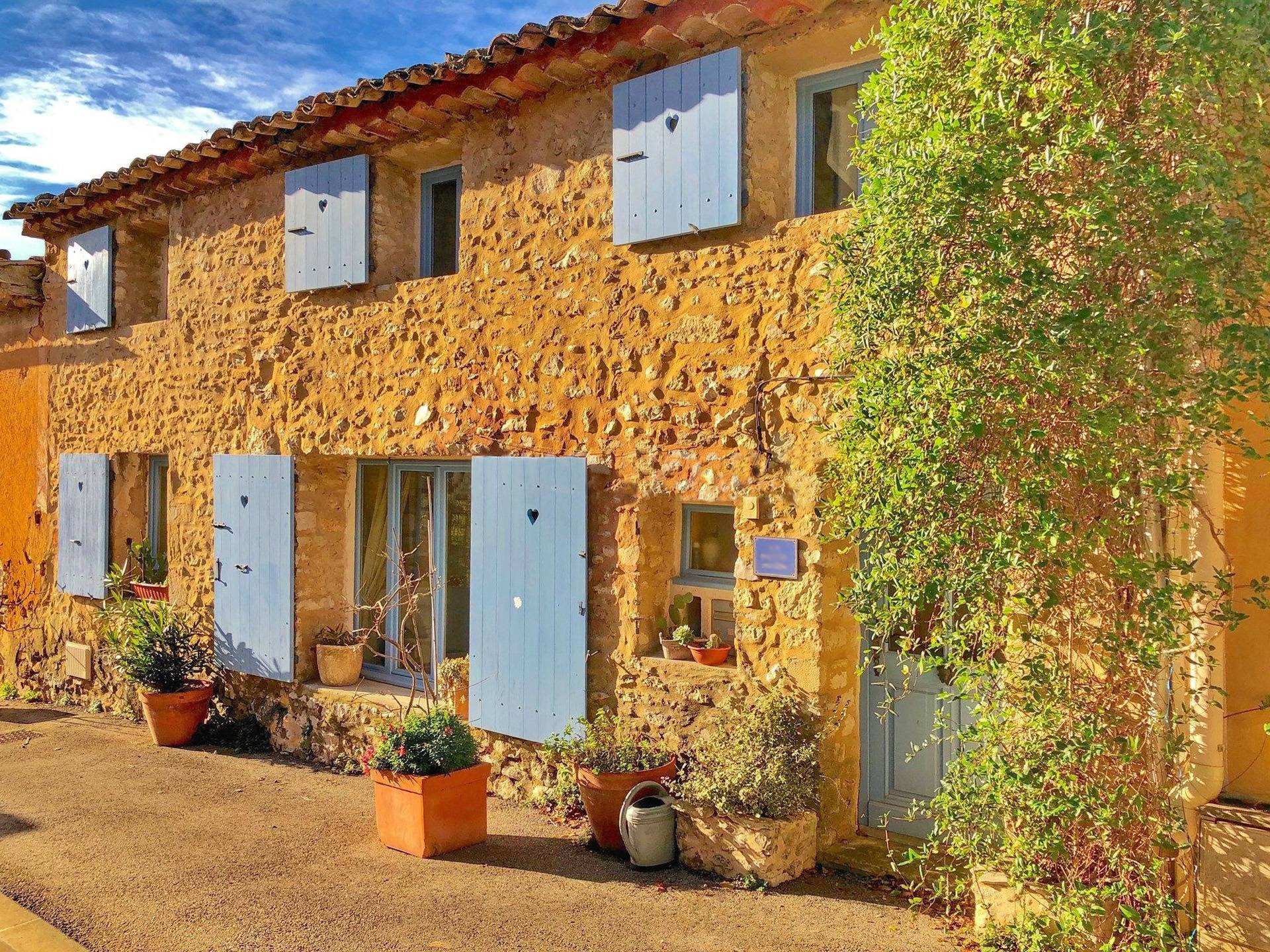 Vente maison de hameau restaurée avec goût  au coeur du Parc Naturel du Luberon en Vaucluse 