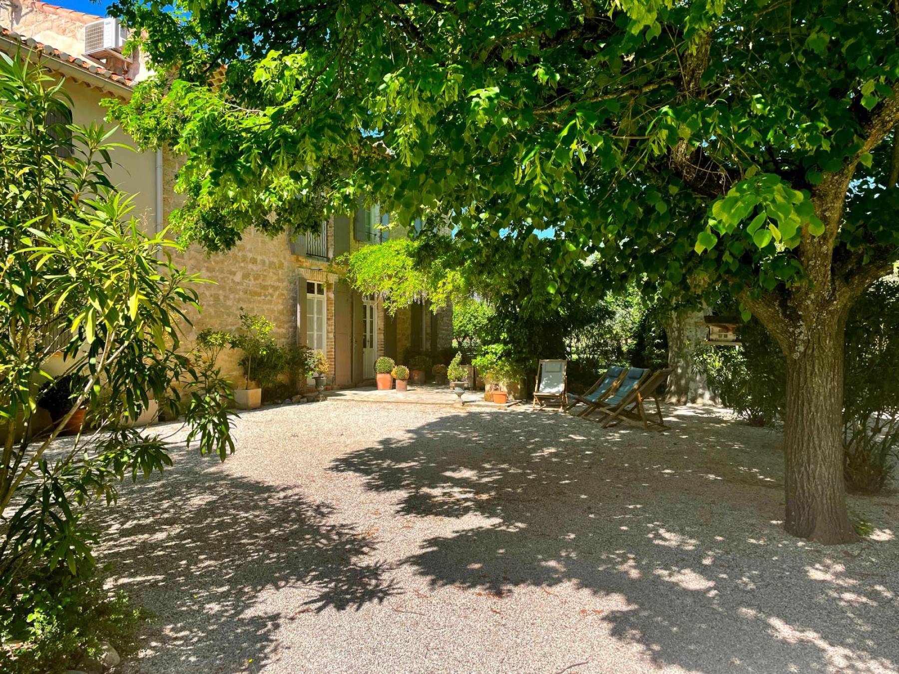 EXCLUSIVE SALE - Sale in Ventoux, 17th-century Mas entirely renovated in the heart of a park with pool