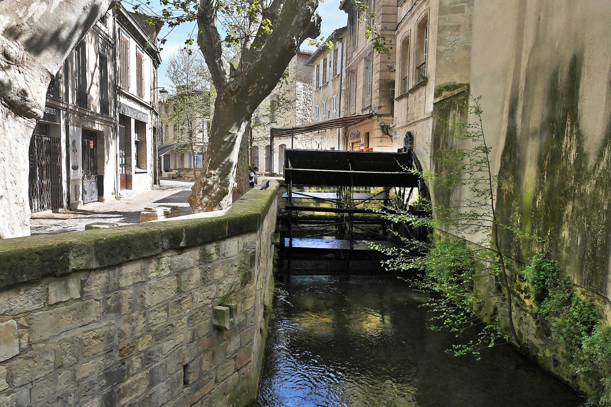 Vente Loft de charme avec loggia au cœur de la vieille ville d'Avignon
