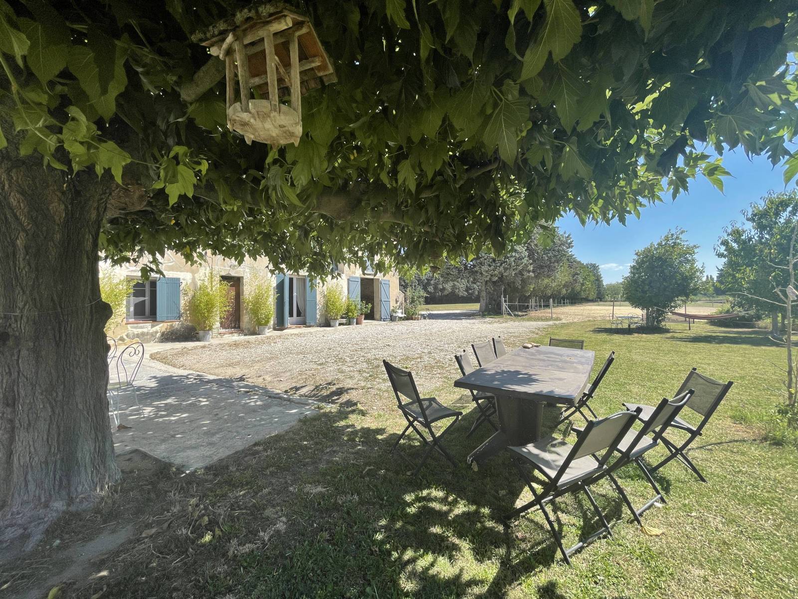 For sale in Monteux : farmhouse to renovate with great potential in the heart of a very quiet environment 