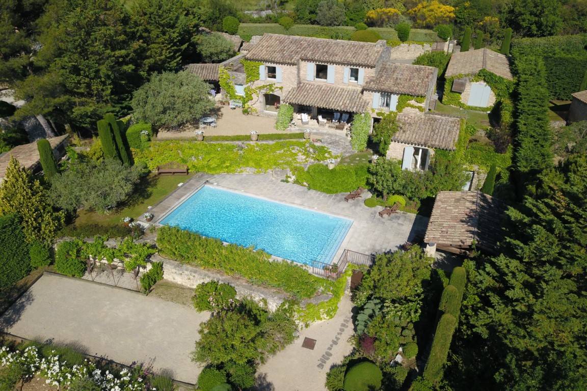 Gordes, house with a breathtaking view of the entire Luberon valley