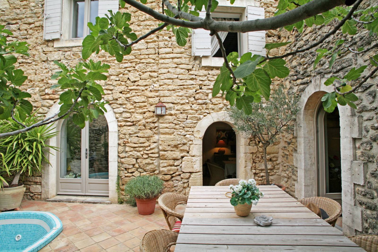 Charming hamlet house with courtyard, terrace and garage.