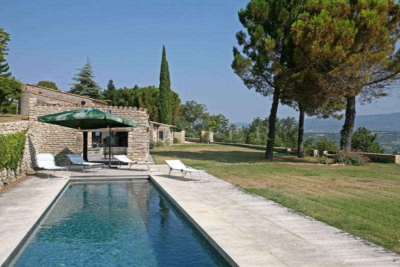 Location A louer pour des vacances reposantes en Provence,  maison contemporaine d'architecte  dominant les Monts de Vaucluse et le Luberon