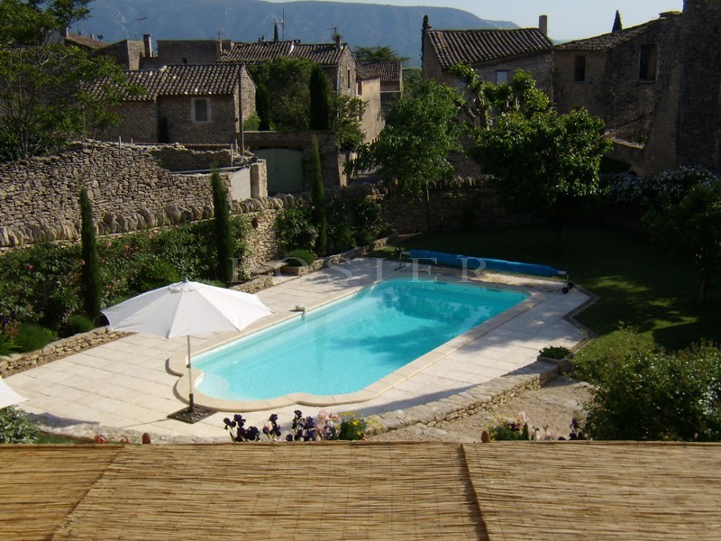 Location Location de vacances en Luberon, maison provençale avec parc, piscine et tennis