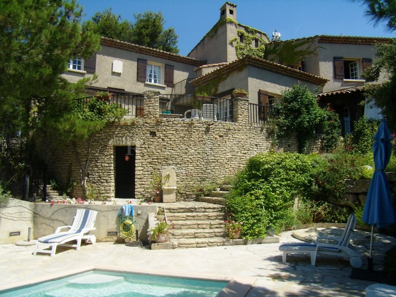 Vente Maison récente sur les hauteurs en Luberon avec piscine et superbe vue.