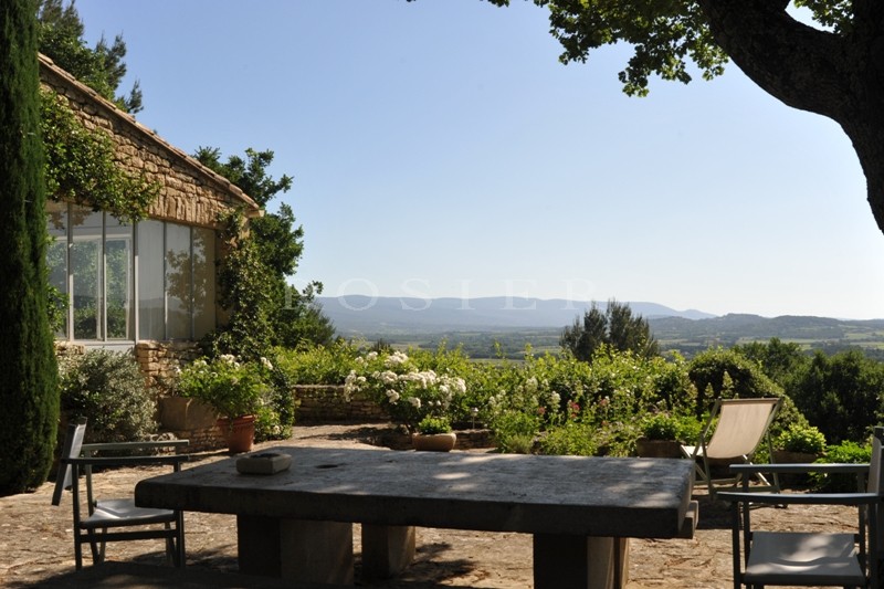 Large property for sale close to Gordes - Luberon