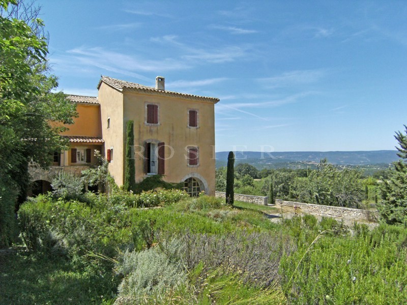 Luberon, very beautiful 19th century bastide completely renovated
