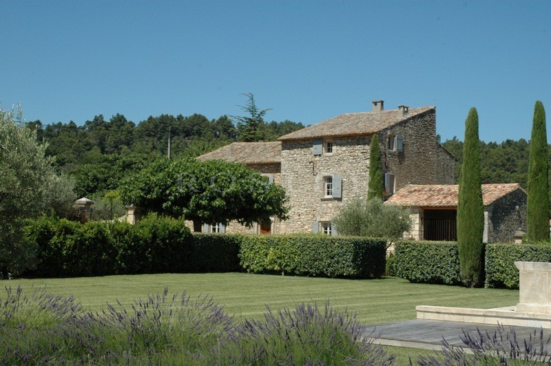 Ménerbes,, superb stone property in Luberon with garden and swimming pool