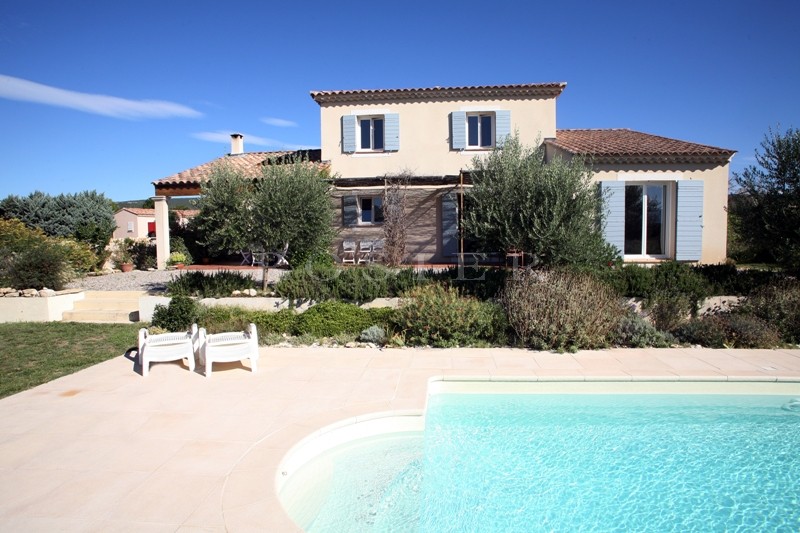 Traditionnal house with views in Luberon