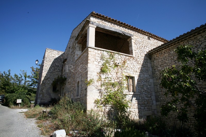 Vente Luberon,  maison de hameau en pierres avec terrasses