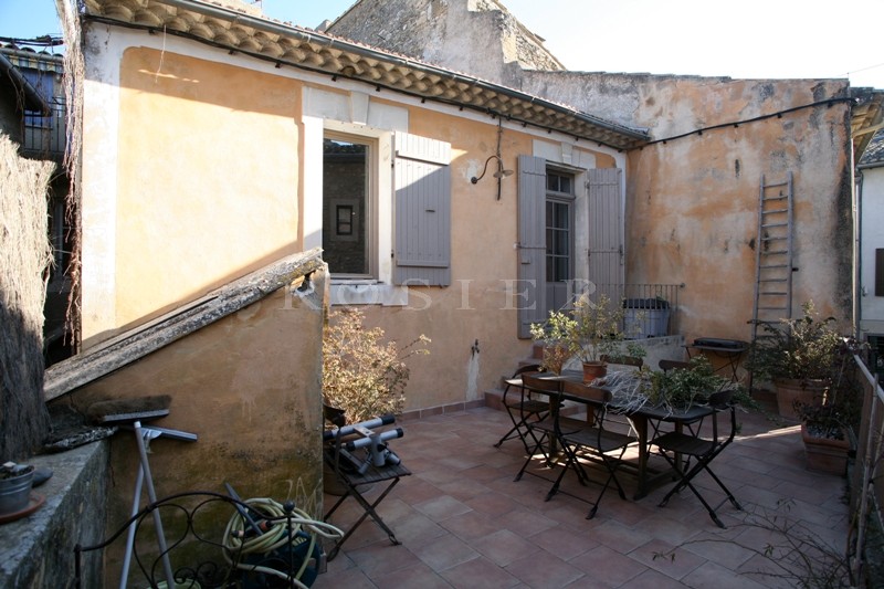 Vente Au coeur de l'un des plus beaux villages de France,  à vendre,  maison ancienne alliant charme et authenticité.
